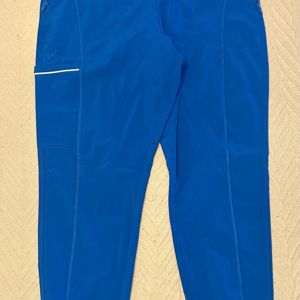 Scrubs Assorted Bundle- 9 pieces! - Picture 6 of 16